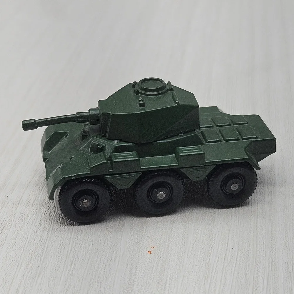 Matchbox Lesney No 67 Saladin Armoured Car 6x6 Green Vintage Diecast England